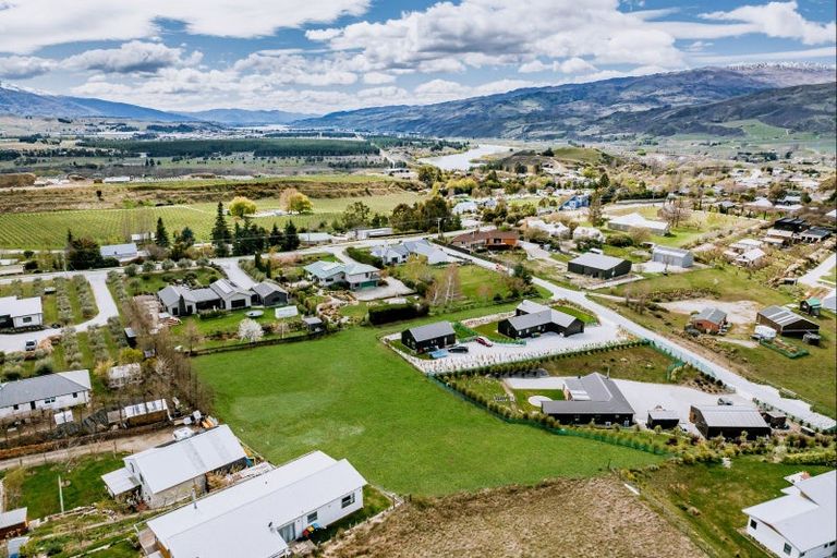 Photo of property in 49 Hall Road, Bannockburn, Cromwell, 9384