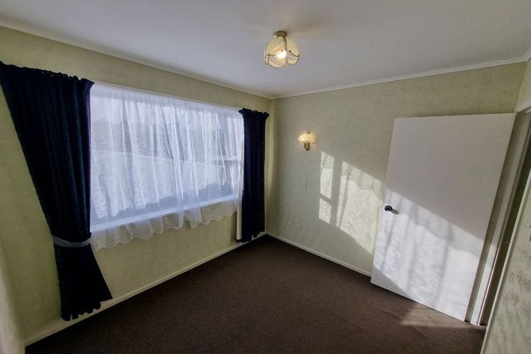Photo of property in 52 Hobart Crescent, Wattle Downs, Auckland, 2103