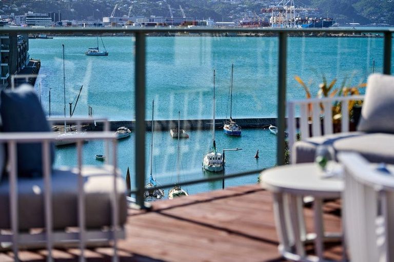 Photo of property in 63 Roxburgh Street, Mount Victoria, Wellington, 6011