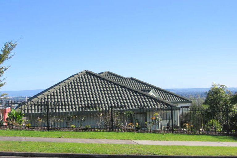 Photo of property in 61 Goodwood Drive, Goodwood Heights, Auckland, 2105