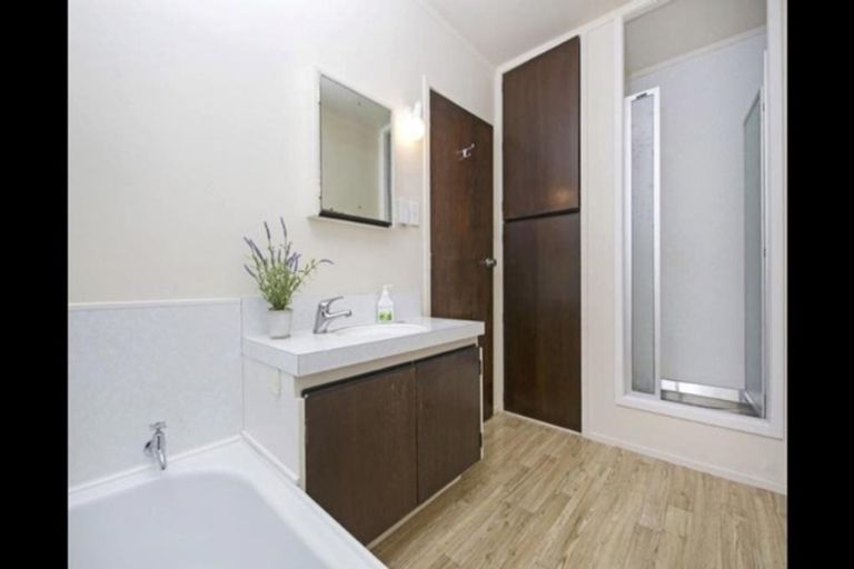 Photo of property in 2/17 Vida Place, Howick, Auckland, 2014