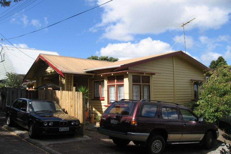 Photo of property in 14 Rawene Road, Birkenhead, Auckland, 0626