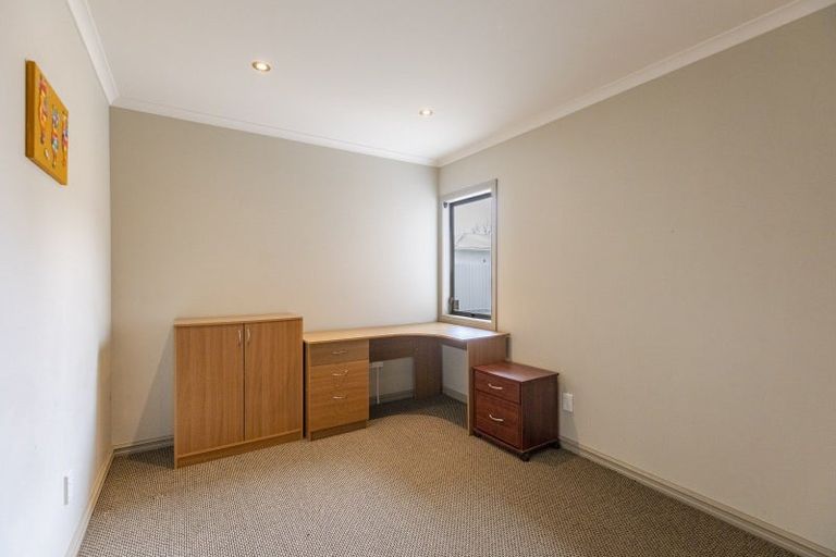 Photo of property in 13a Cambridge Terrace, Taradale, Napier, 4112