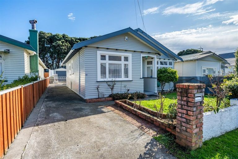 Photo of property in 43 Kensington Avenue, Petone, Lower Hutt, 5012