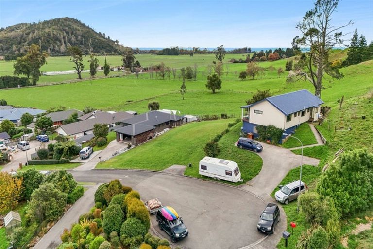 Photo of property in 25 Arapeta Place, Takaka, 7110
