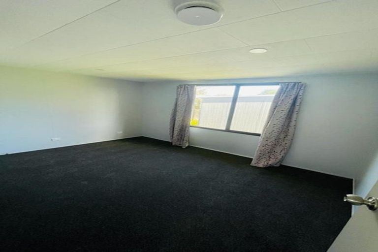 Photo of property in 2/13 Rollerson Street, Papakura, 2110