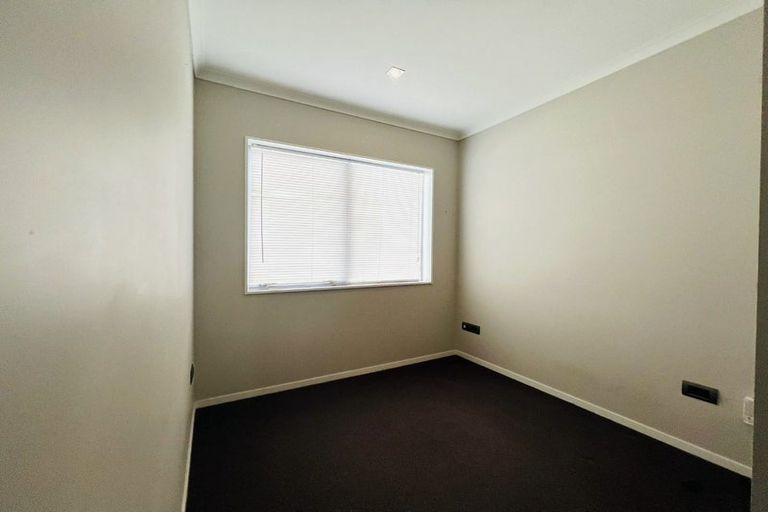 Photo of property in 69 Queens Road, Waikanae Beach, Waikanae, 5036