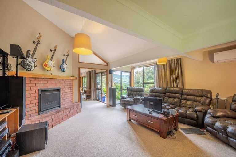 Photo of property in 200 Holmes Bay Valley Road, Pigeon Bay, 7583