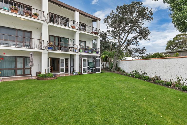 Photo of property in 24/34 Waiwera Place, Waiwera, Orewa, 0994
