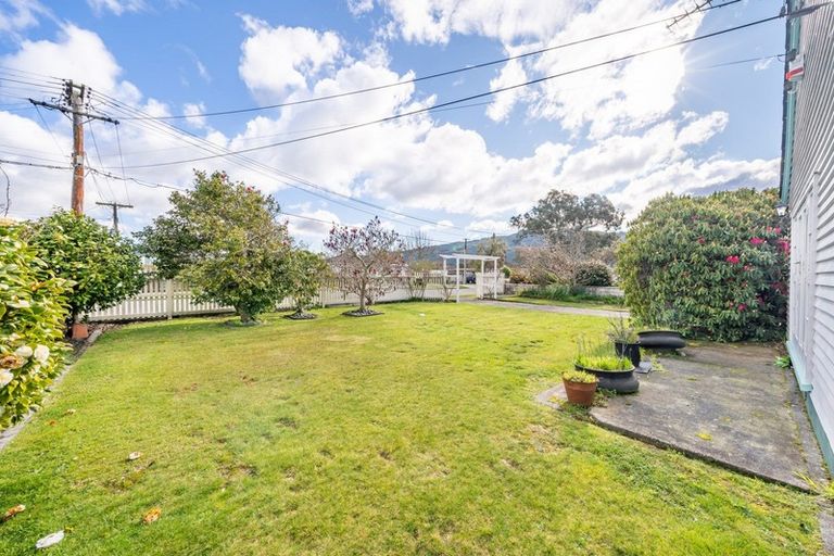 Photo of property in 5 Elizabeth Avenue, Heretaunga, Upper Hutt, 5018