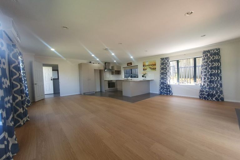 Photo of property in 114a Alfriston Road, Manurewa, Auckland, 2105