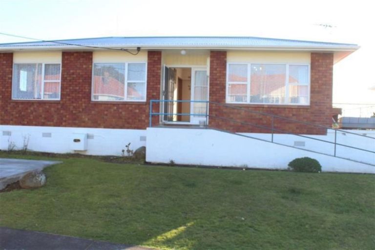 Photo of property in 112 Frankley Road, Frankleigh Park, New Plymouth, 4310