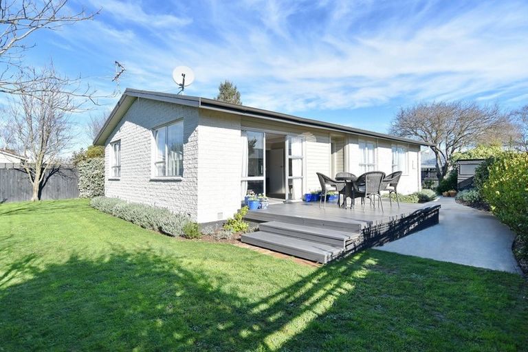 Photo of property in 4 Denniston Crescent, Redwood, Christchurch, 8051