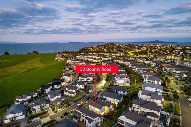 Photo of property in 30 Bounty Road, Long Bay, Auckland, 0630