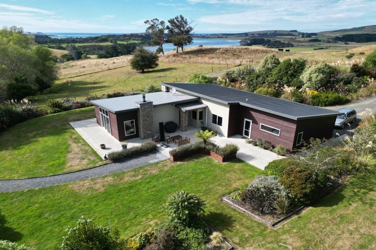 Photo of property in 37 Settlement Hill Road, Owaka, 9586