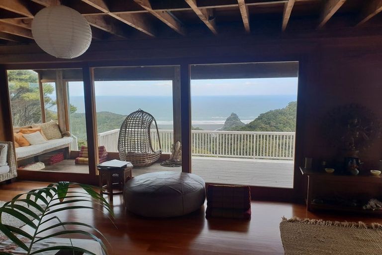 Photo of property in 132 Lone Kauri Road, Karekare, New Lynn, 0772