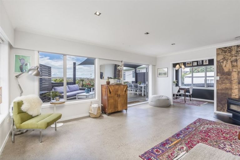 Photo of property in 814 Whangaparaoa Road, Manly, Whangaparaoa, 0930