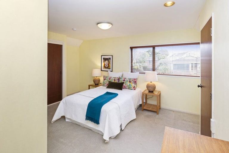 Photo of property in 21 Dunrobin Place, Avonhead, Christchurch, 8042