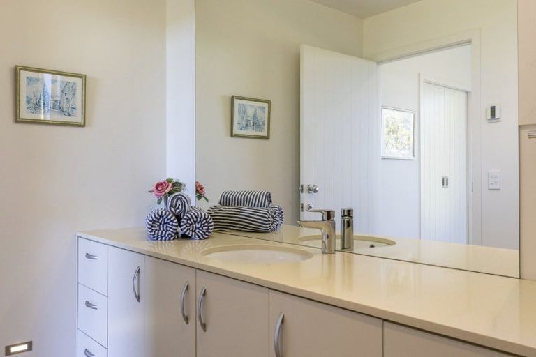 Photo of property in 30 Karapoto Lane, Rainbow Point, Taupo, 3330