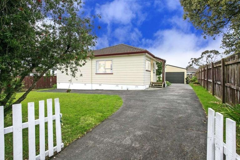 Photo of property in 37 Meadowood Drive, Unsworth Heights, Auckland, 0632