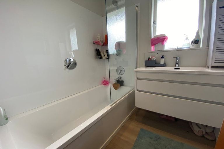 Photo of property in 38a Woodglen Road, Glen Eden, Auckland, 0602