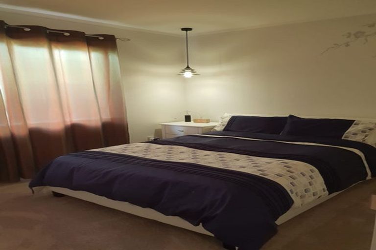 Photo of property in 16 Lowburn Place, Clover Park, Auckland, 2019