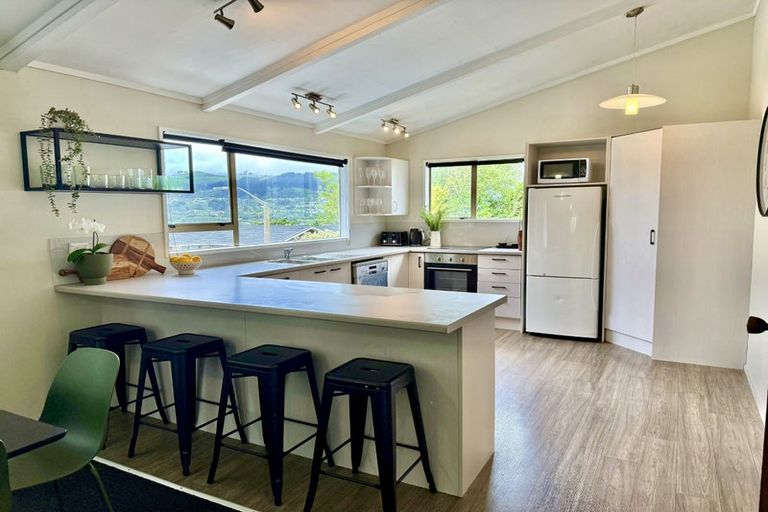 Photo of property in 48 Fyvie Avenue, Tawa, Wellington, 5028