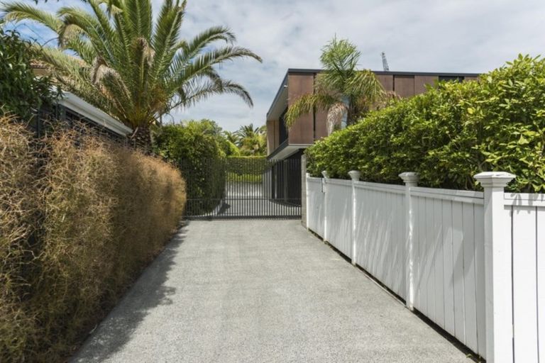 Photo of property in 7a Palmer Crescent, Mission Bay, Auckland, 1071