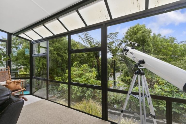 Photo of property in 54 Poto Road, Normandale, Lower Hutt, 5010