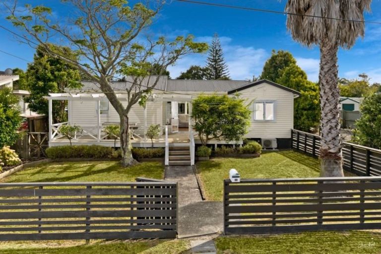 Photo of property in 23 Zealandia Road, Manly, Whangaparaoa, 0930