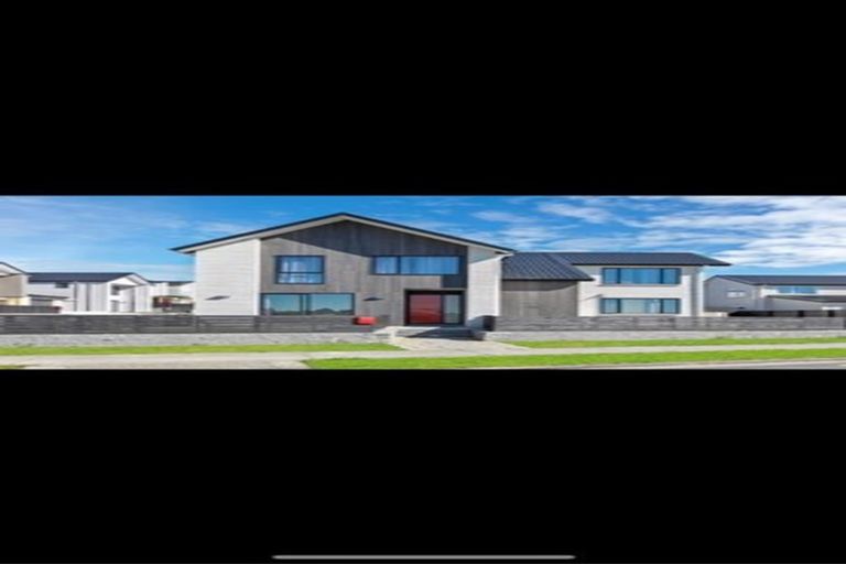 Photo of property in 29 Westgate Drive, Westgate, Auckland, 0614