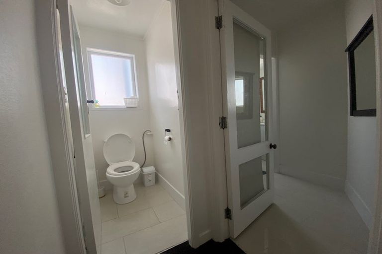 Photo of property in 40 Strid Road, Te Atatu South, Auckland, 0610