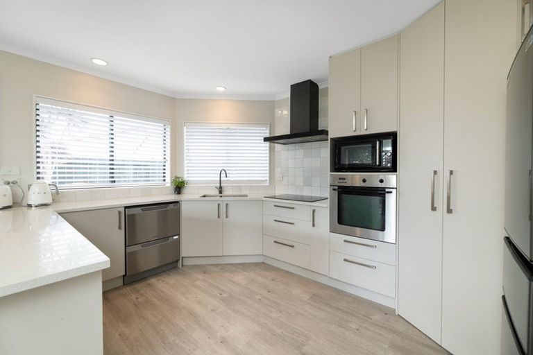 Photo of property in 6 Karia Grove, Papamoa Beach, Papamoa, 3118