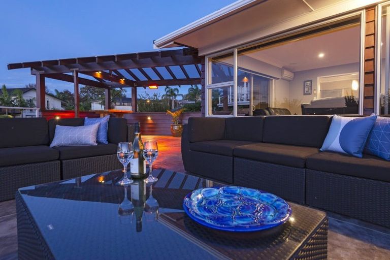 Photo of property in 28 Treeway, Sunnyhills, Auckland, 2010