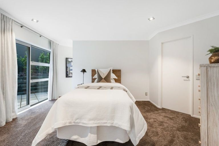 Photo of property in 53 Manor Park, Sunnyhills, Auckland, 2010