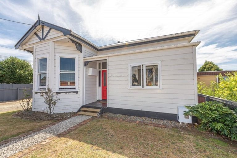 Photo of property in 3 Kelvin Street, Aramoho, Whanganui, 4500