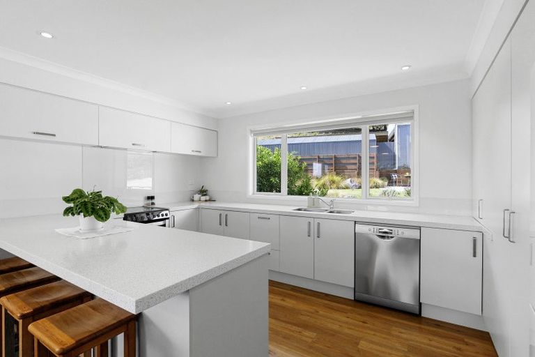 Photo of property in 77 Avoca Valley Road, Heathcote Valley, Christchurch, 8022