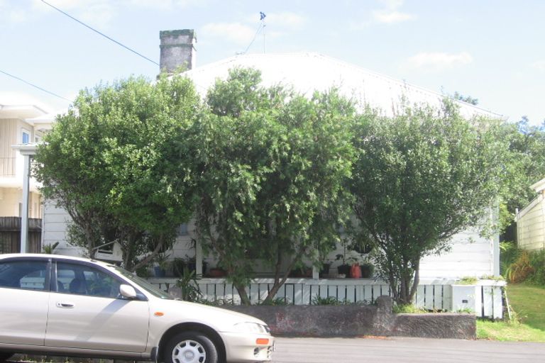 Photo of property in 9 Owens Road, Devonport, Auckland, 0624