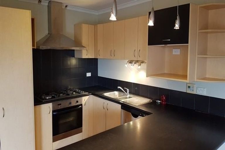 Photo of property in 20 Chesterton Terrace, Henderson, Auckland, 0612