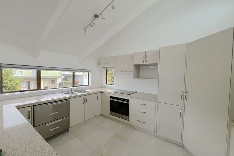 Photo of property in 1/55 Aberdeen Road, Castor Bay, Auckland, 0620