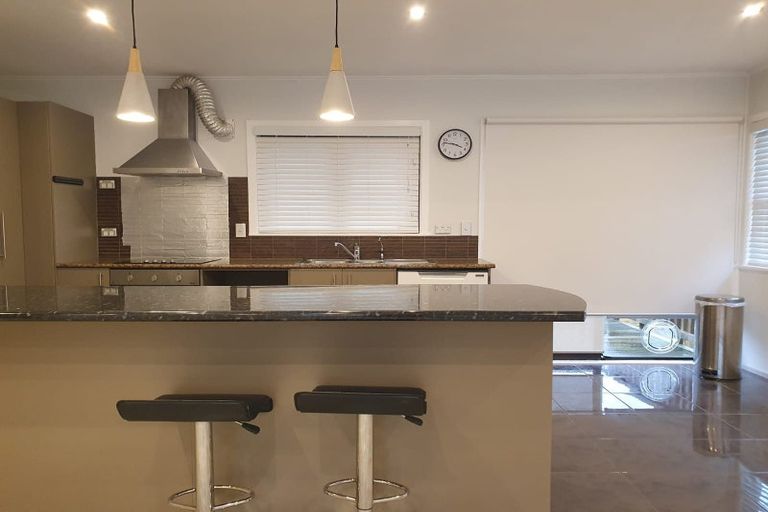 Photo of property in 71 Stottholm Road, Titirangi, Auckland, 0604