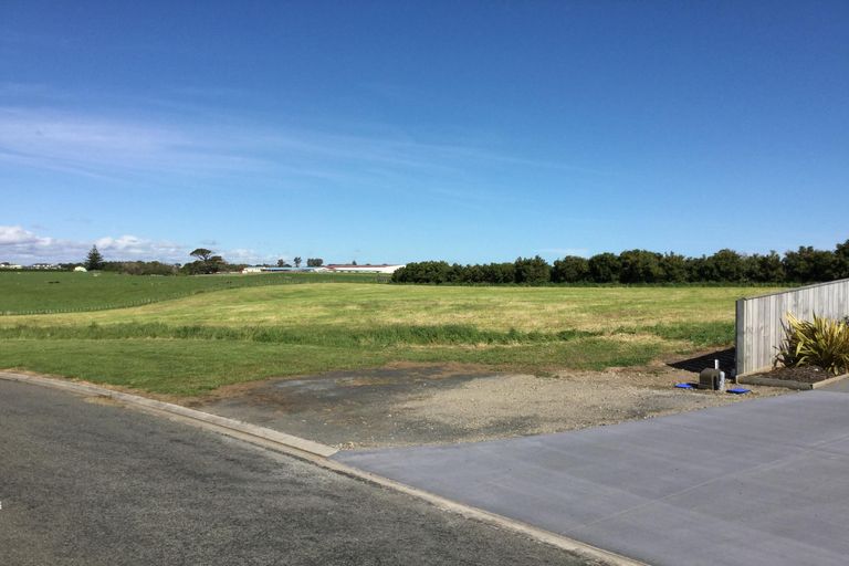 Photo of property in 6 Larlin Heights, Hawera, 4675