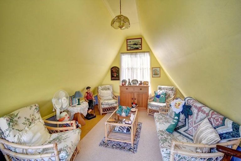 Photo of property in 7 Castle Street, Waihola, Milton, 9073