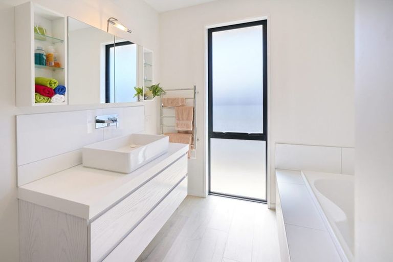 Photo of property in 3 Waimarie Street, Pegasus, 7612