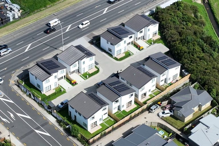 Photo of property in 888c Great South Road, Wiri, Auckland, 2104