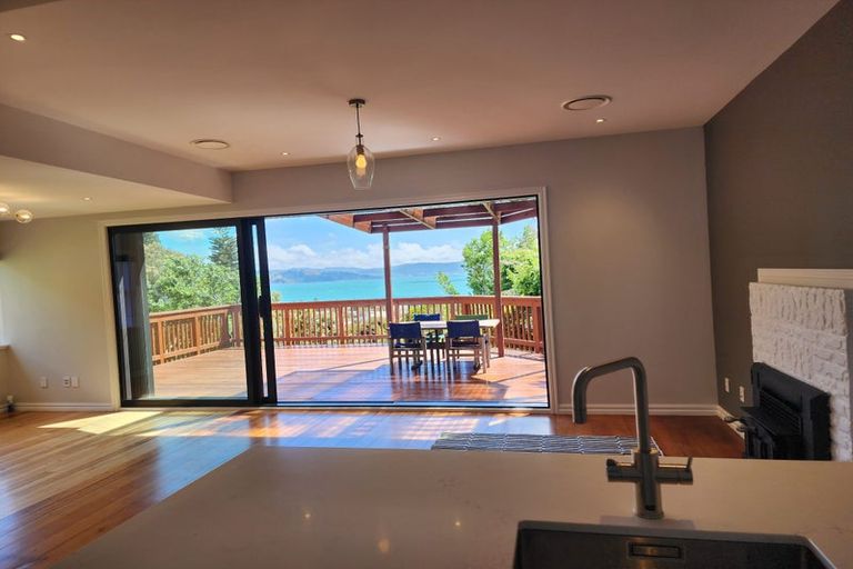 Photo of property in 43 Rona Street, Eastbourne, Lower Hutt, 5013