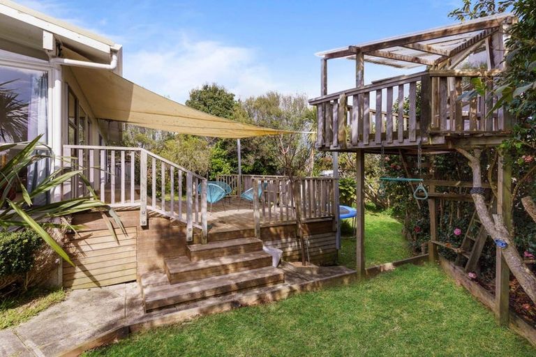 Photo of property in 12 Edgar Pearce Place, Howick, Auckland, 2014