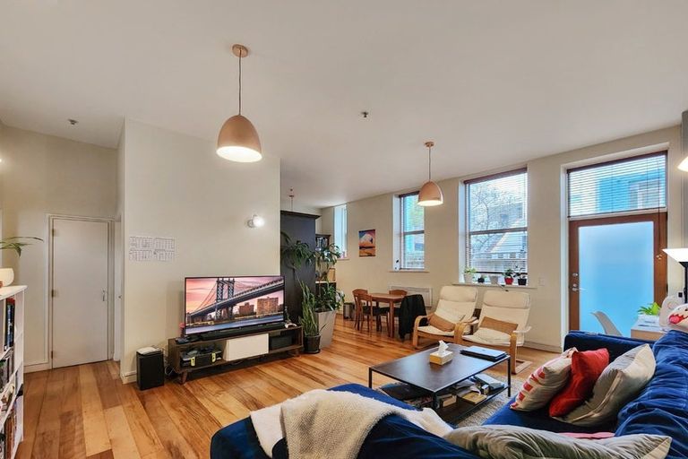 Photo of property in 2/30 Hanson Street, Mount Cook, Wellington, 6021