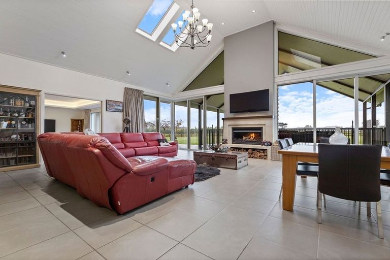 Photo of property in 100 Wingatui Road, Mosgiel, 9024