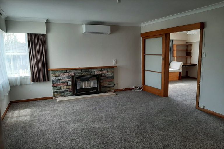 Photo of property in 15 Brett Place, Takaro, Palmerston North, 4412